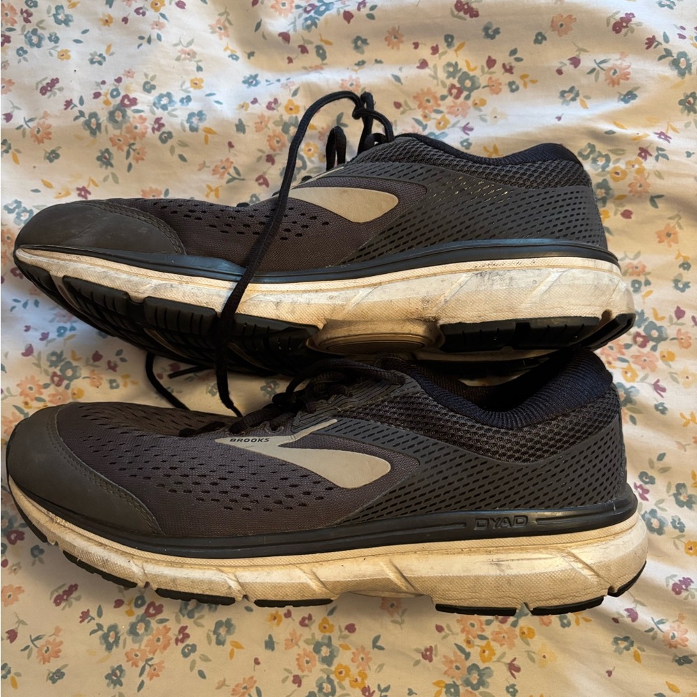 Black and Gray brooks sneakers